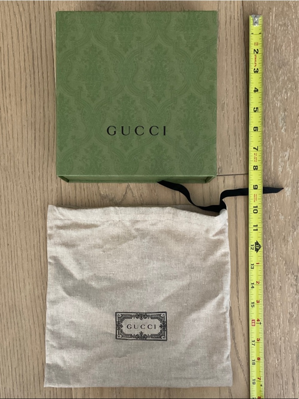Gucci Green Embossed Logo gift box with dust bag